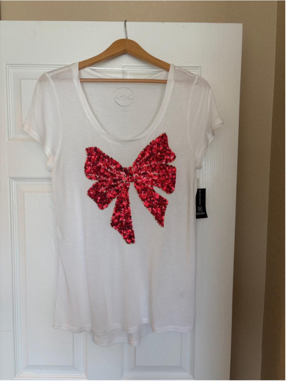 NWT INC Red Sequin Bow Tee Size M Christmas Holiday Festive Glam M2 - Picture 2 of 9
